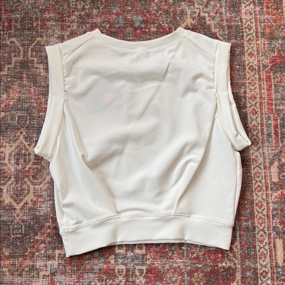 Halara Top - Picture 2 of 2